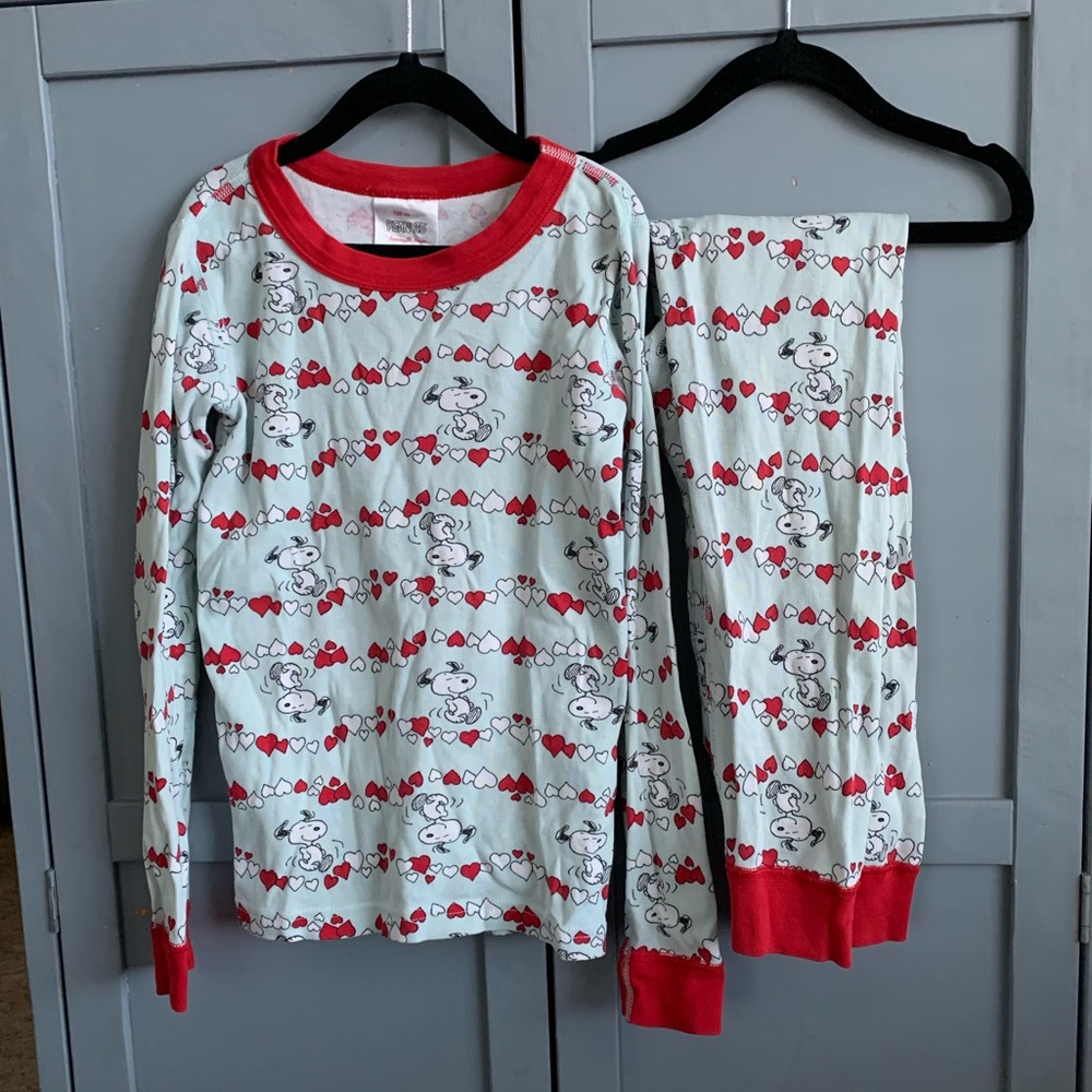 Hanna Andersson peanuts valentines pajamas size 130